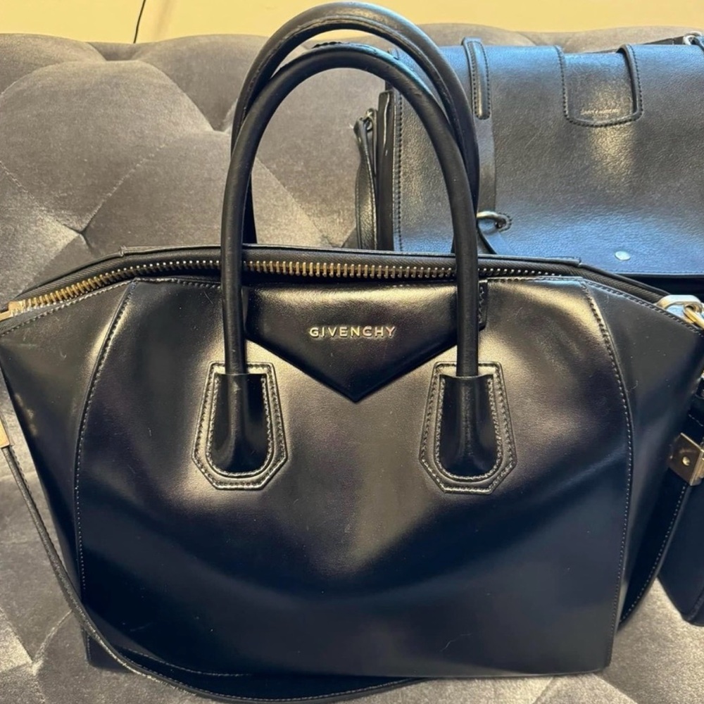 GIVENCHY ANTIGONA MEDIUM PROJECT BAG